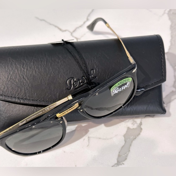 Mens Persol Sunglasses Polarized - Picture 3 of 3